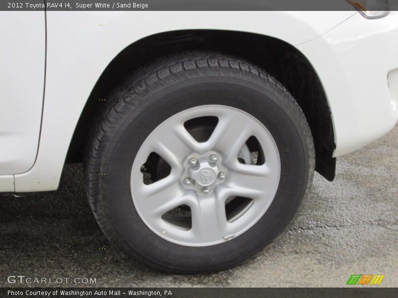 Super White / Sand Beige 2012 Toyota RAV4 I4