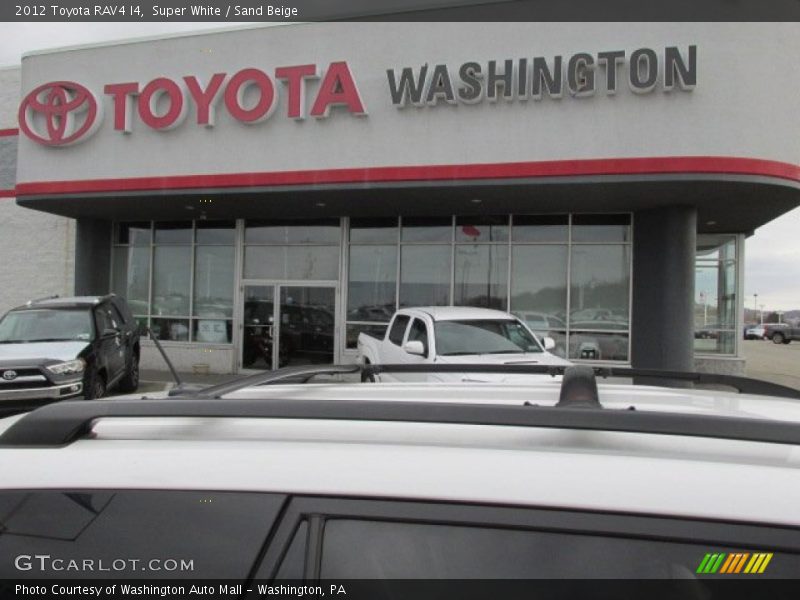 Super White / Sand Beige 2012 Toyota RAV4 I4