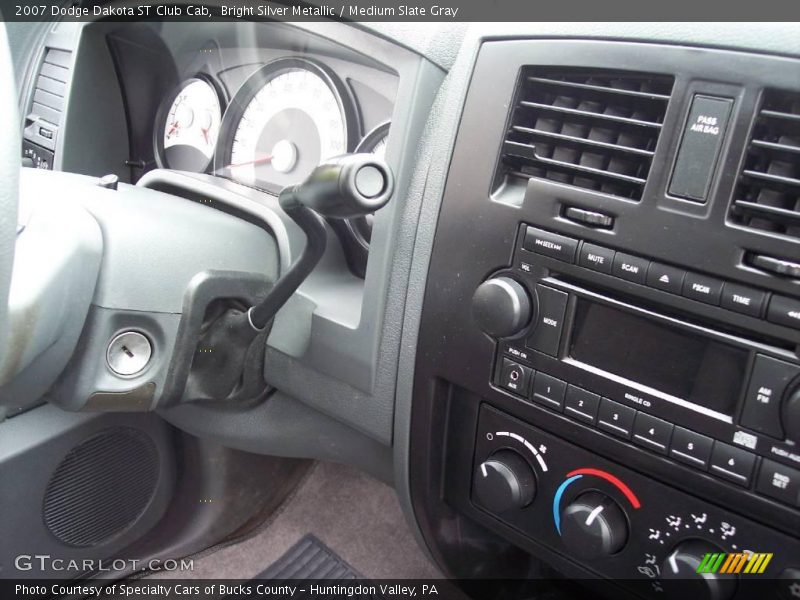 Bright Silver Metallic / Medium Slate Gray 2007 Dodge Dakota ST Club Cab