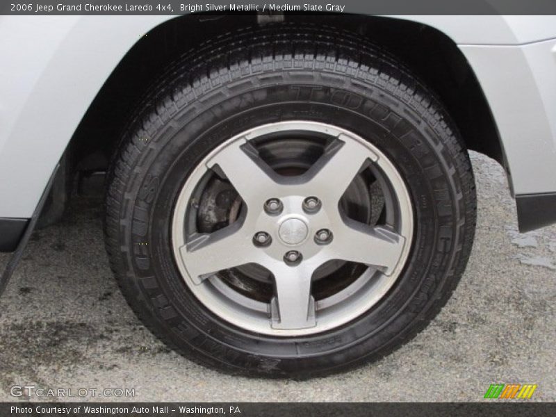 Bright Silver Metallic / Medium Slate Gray 2006 Jeep Grand Cherokee Laredo 4x4