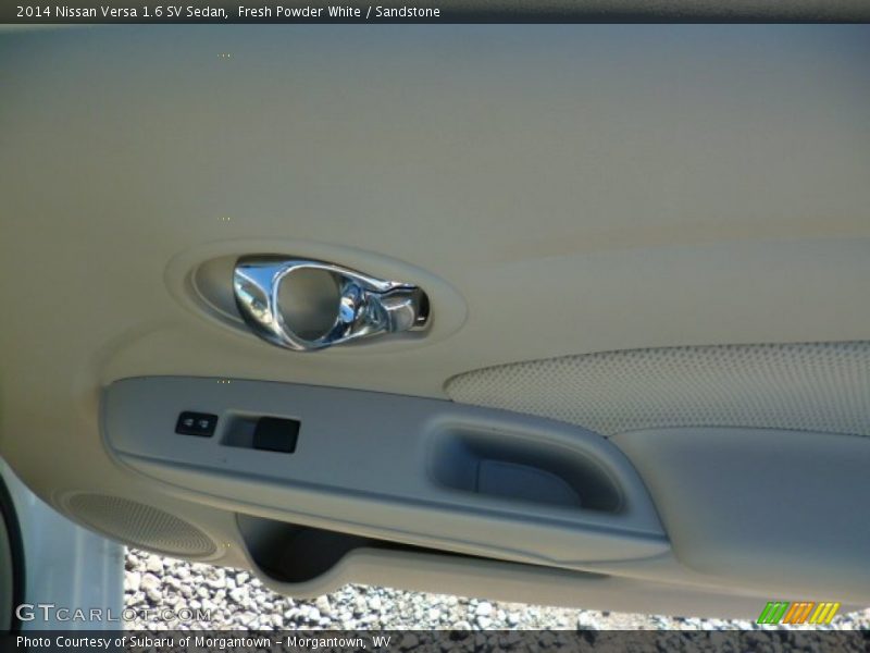 Fresh Powder White / Sandstone 2014 Nissan Versa 1.6 SV Sedan