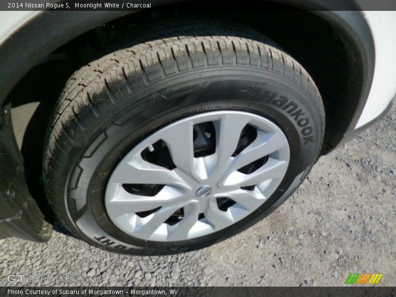 Moonlight White / Charcoal 2014 Nissan Rogue S