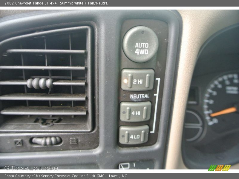Controls of 2002 Tahoe LT 4x4