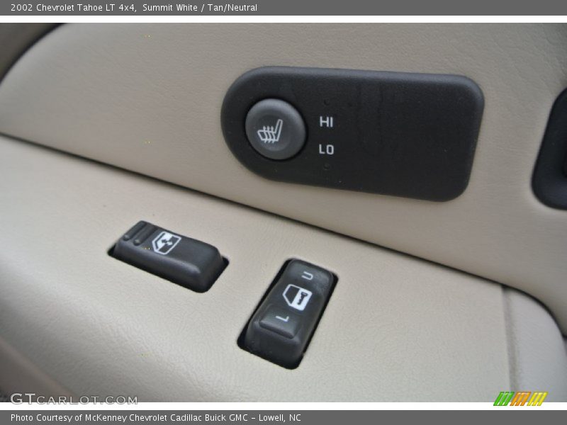 Controls of 2002 Tahoe LT 4x4