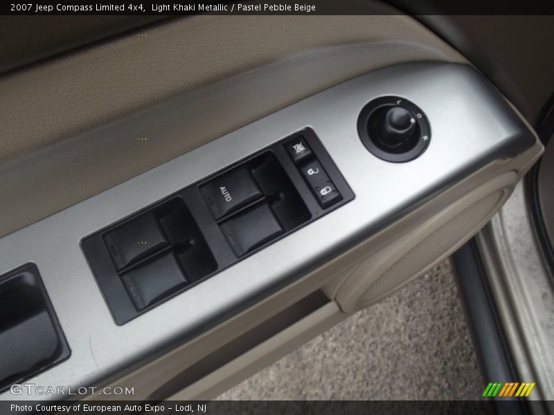 Light Khaki Metallic / Pastel Pebble Beige 2007 Jeep Compass Limited 4x4