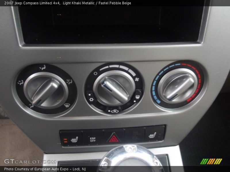 Light Khaki Metallic / Pastel Pebble Beige 2007 Jeep Compass Limited 4x4