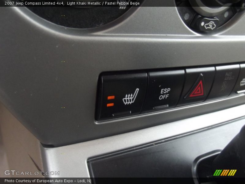 Light Khaki Metallic / Pastel Pebble Beige 2007 Jeep Compass Limited 4x4