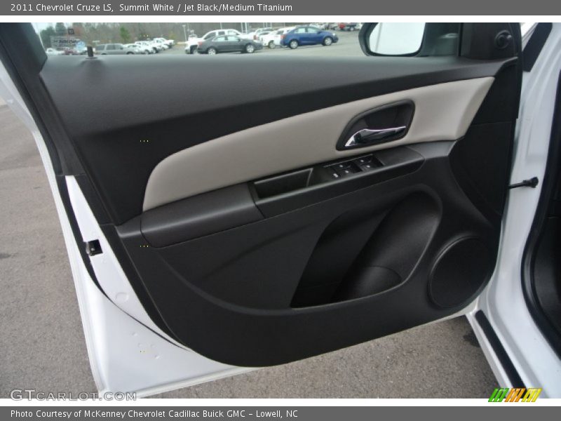 Door Panel of 2011 Cruze LS