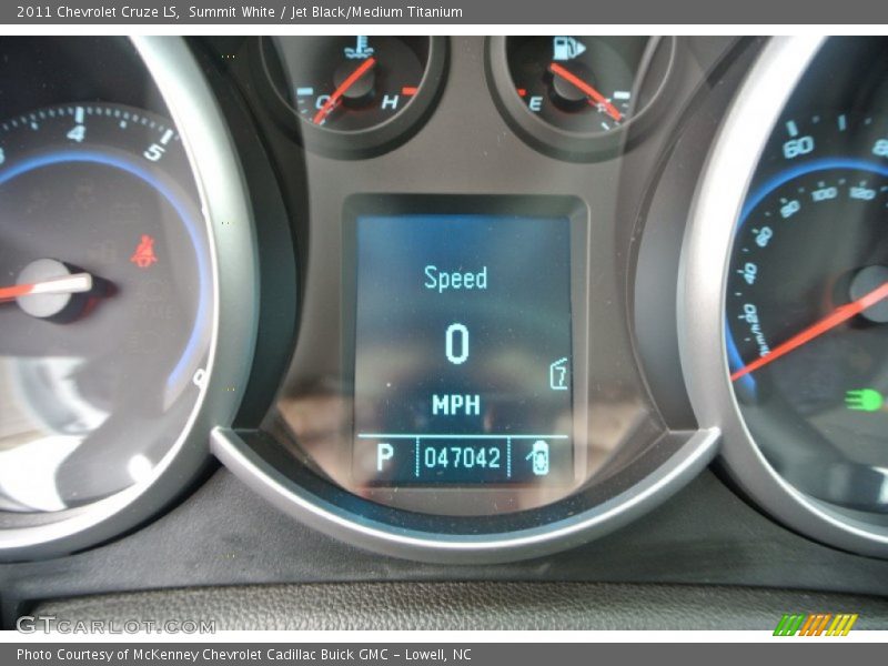 Summit White / Jet Black/Medium Titanium 2011 Chevrolet Cruze LS