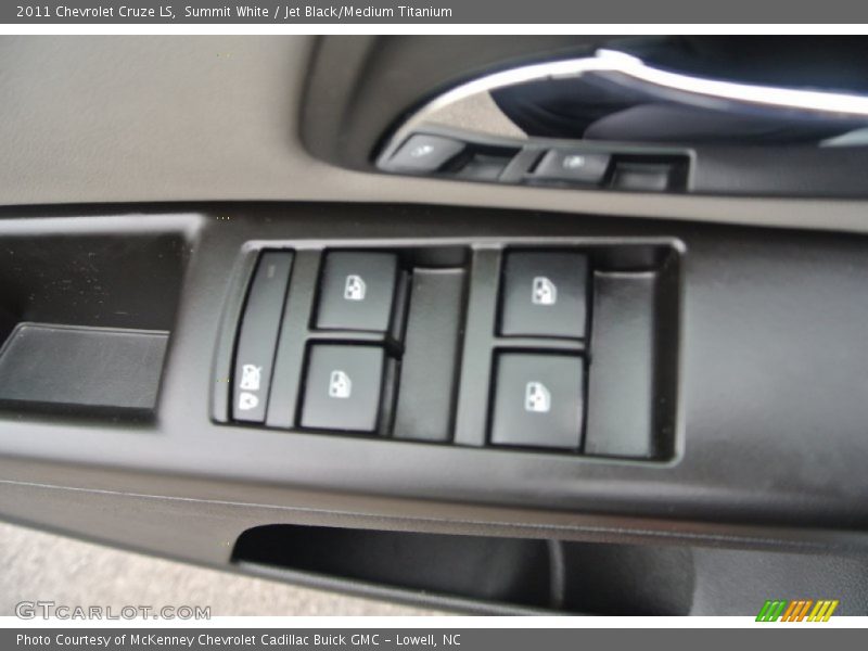 Summit White / Jet Black/Medium Titanium 2011 Chevrolet Cruze LS