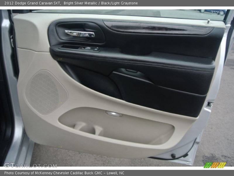 Bright Silver Metallic / Black/Light Graystone 2012 Dodge Grand Caravan SXT