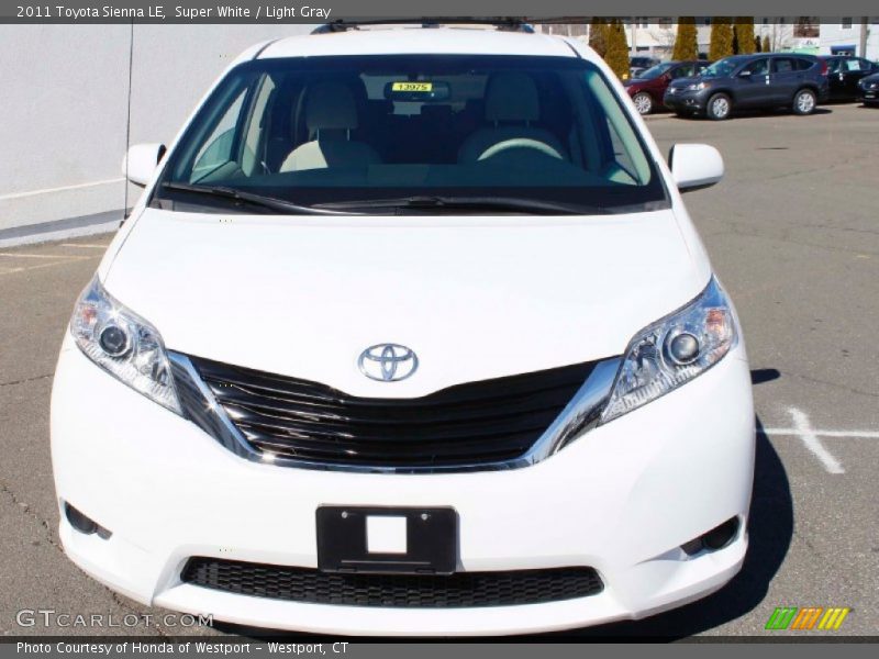 Super White / Light Gray 2011 Toyota Sienna LE