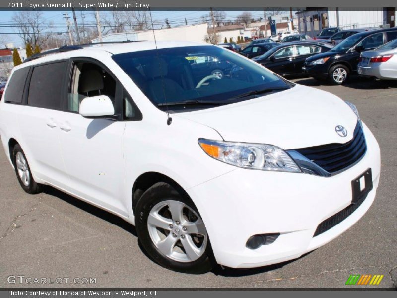 Super White / Light Gray 2011 Toyota Sienna LE