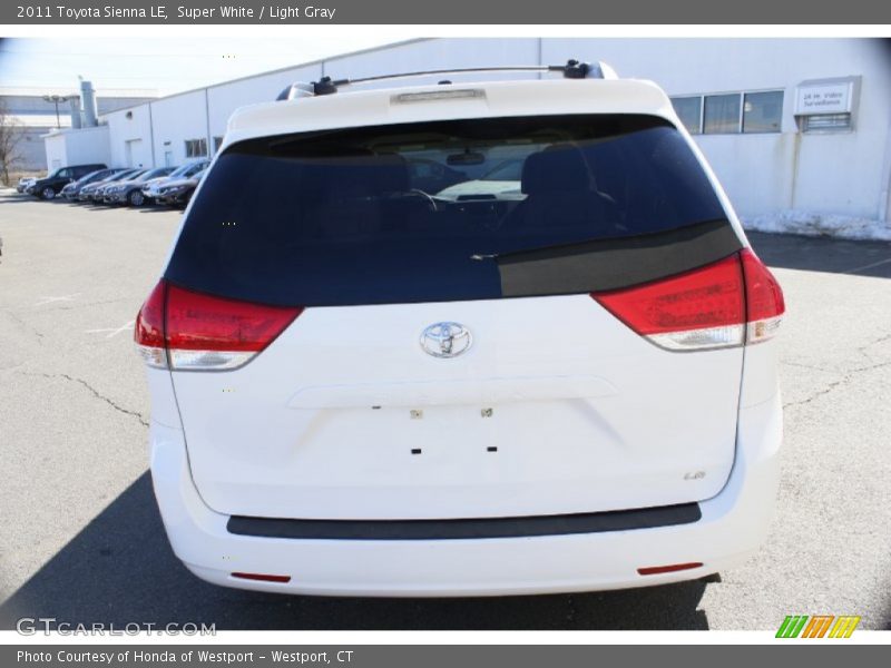Super White / Light Gray 2011 Toyota Sienna LE