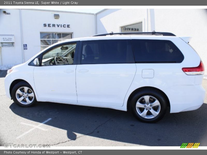 Super White / Light Gray 2011 Toyota Sienna LE
