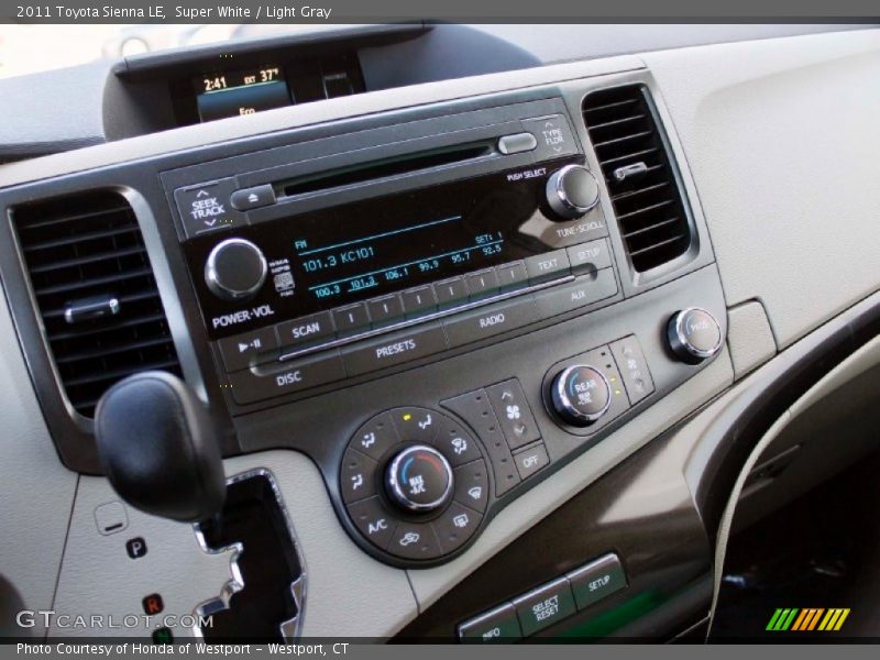 Super White / Light Gray 2011 Toyota Sienna LE