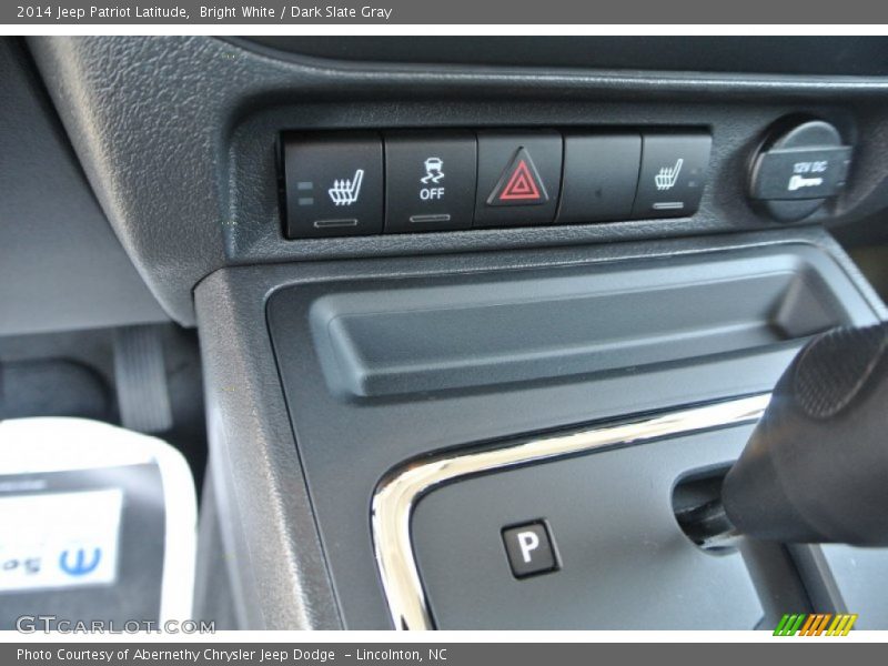 Bright White / Dark Slate Gray 2014 Jeep Patriot Latitude