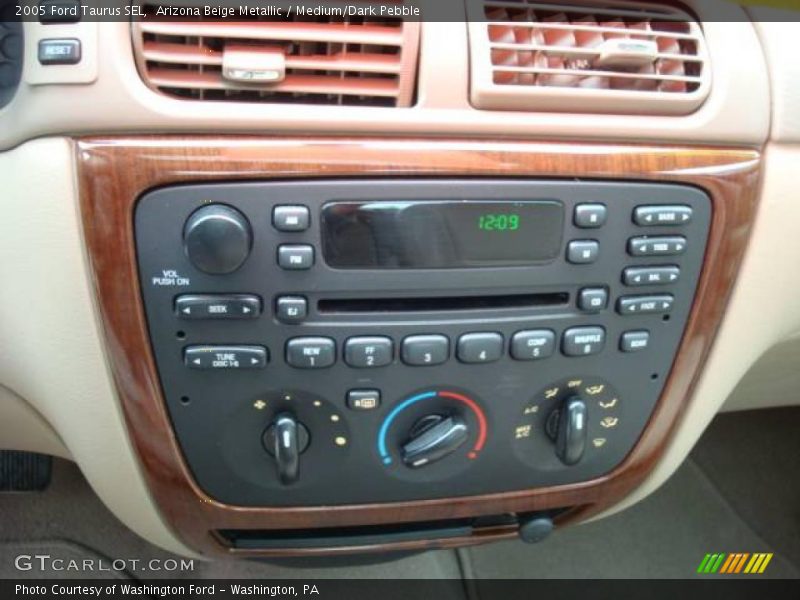 Arizona Beige Metallic / Medium/Dark Pebble 2005 Ford Taurus SEL