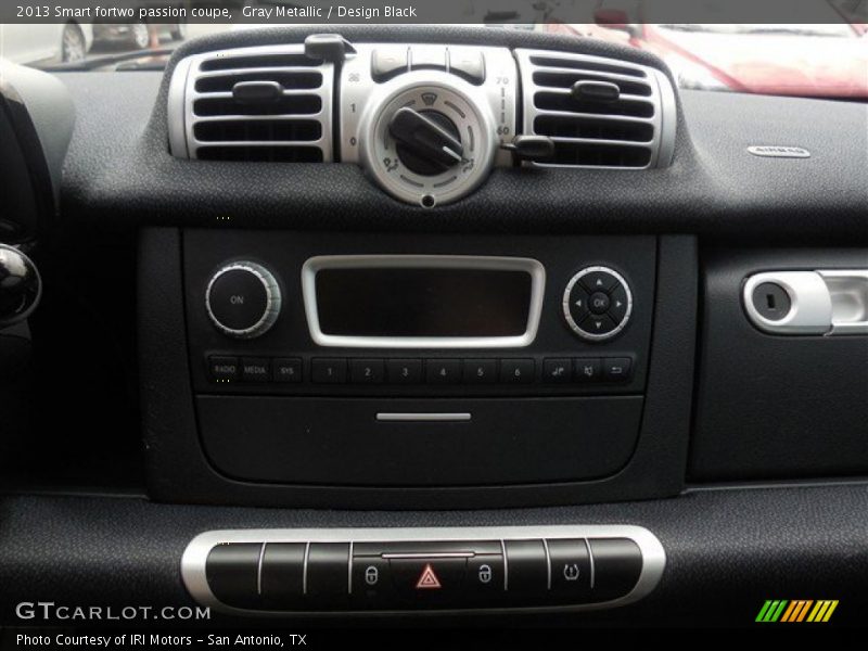 Gray Metallic / Design Black 2013 Smart fortwo passion coupe