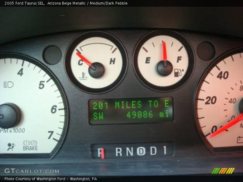 Arizona Beige Metallic / Medium/Dark Pebble 2005 Ford Taurus SEL