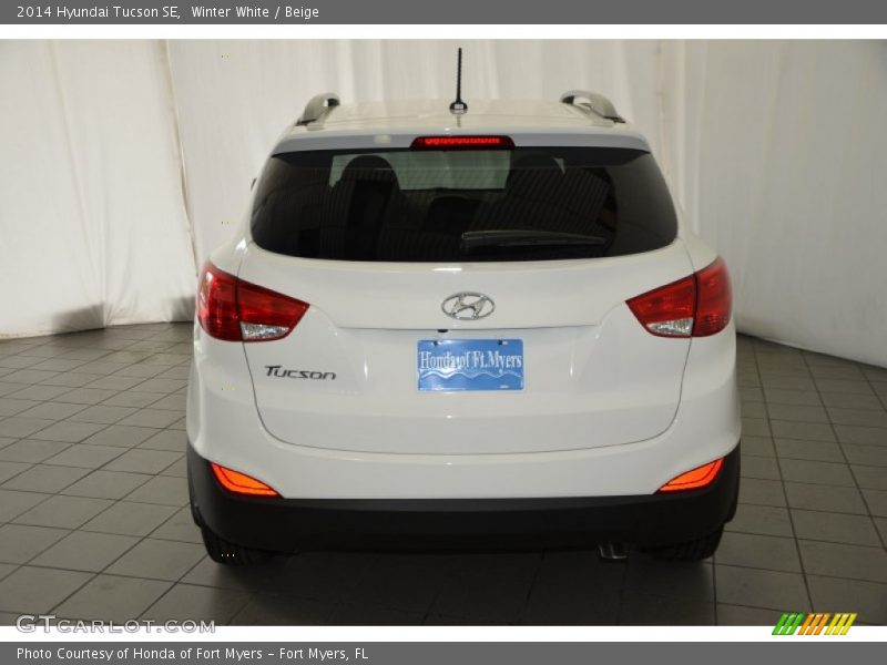 Winter White / Beige 2014 Hyundai Tucson SE