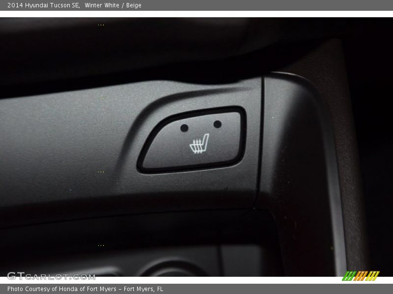 Winter White / Beige 2014 Hyundai Tucson SE