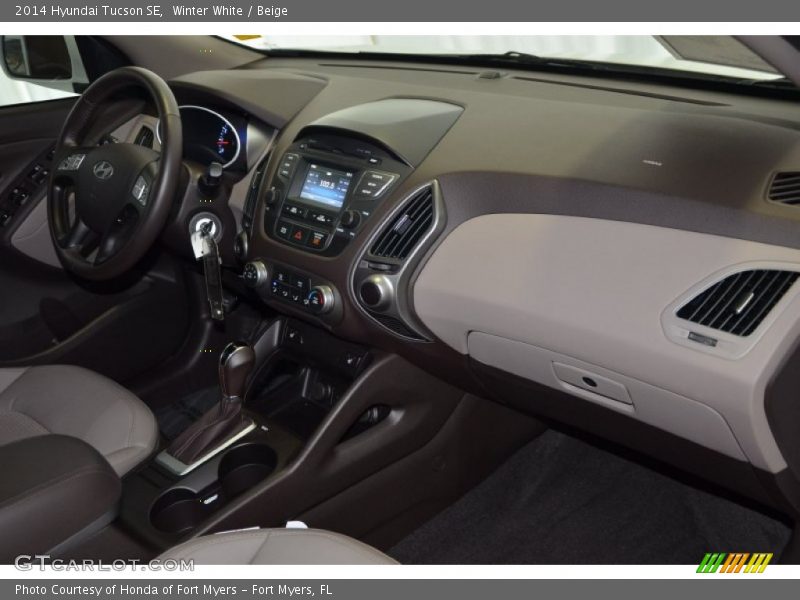 Winter White / Beige 2014 Hyundai Tucson SE