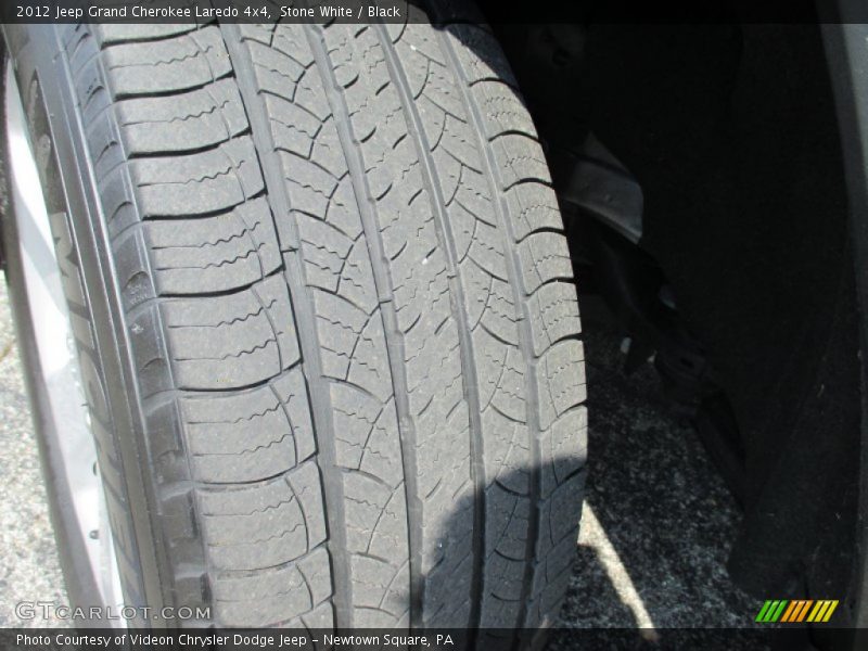 Stone White / Black 2012 Jeep Grand Cherokee Laredo 4x4