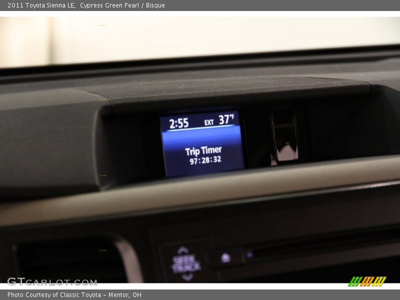 Cypress Green Pearl / Bisque 2011 Toyota Sienna LE
