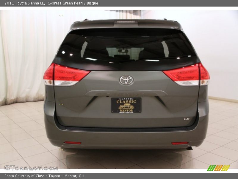 Cypress Green Pearl / Bisque 2011 Toyota Sienna LE
