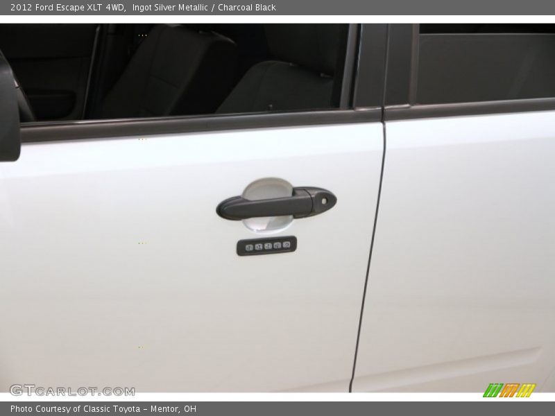 Ingot Silver Metallic / Charcoal Black 2012 Ford Escape XLT 4WD
