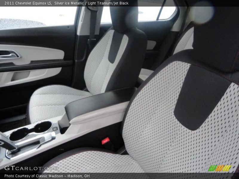 Silver Ice Metallic / Light Titanium/Jet Black 2011 Chevrolet Equinox LS