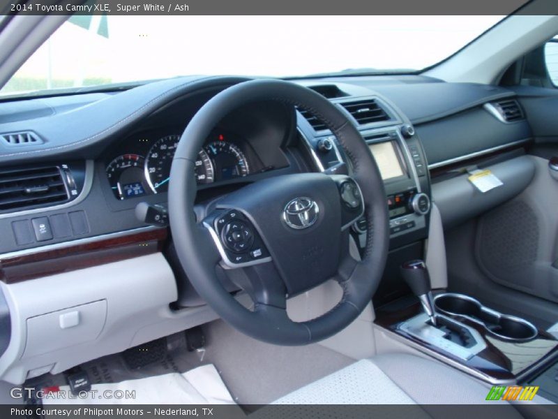 Super White / Ash 2014 Toyota Camry XLE