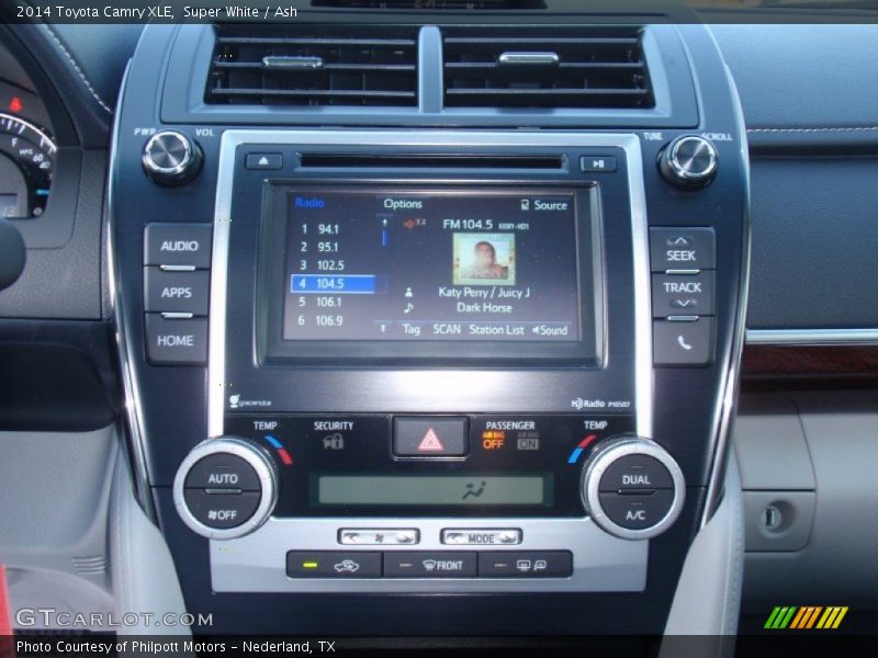 Super White / Ash 2014 Toyota Camry XLE