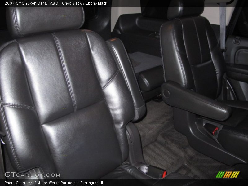 Onyx Black / Ebony Black 2007 GMC Yukon Denali AWD
