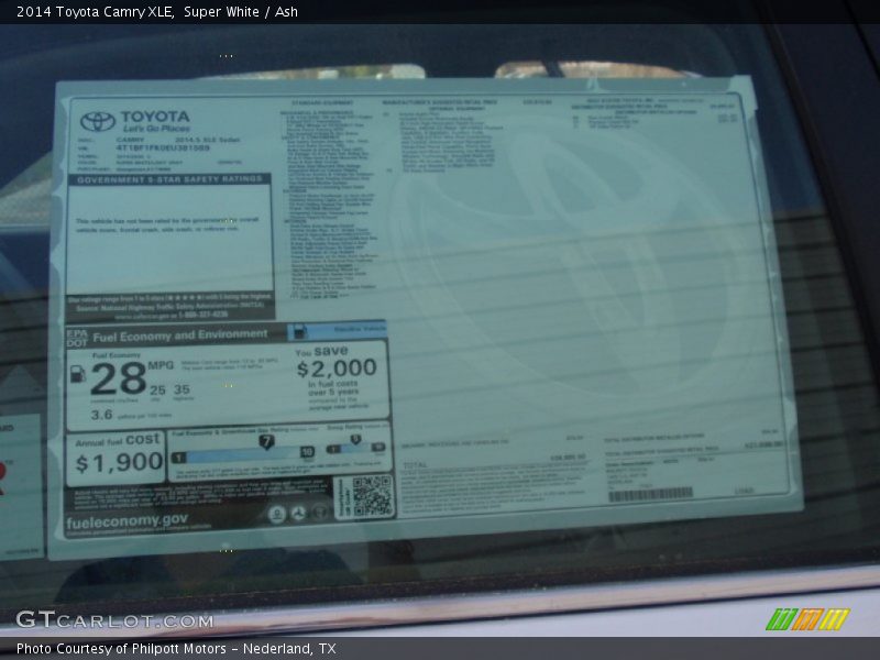 Super White / Ash 2014 Toyota Camry XLE