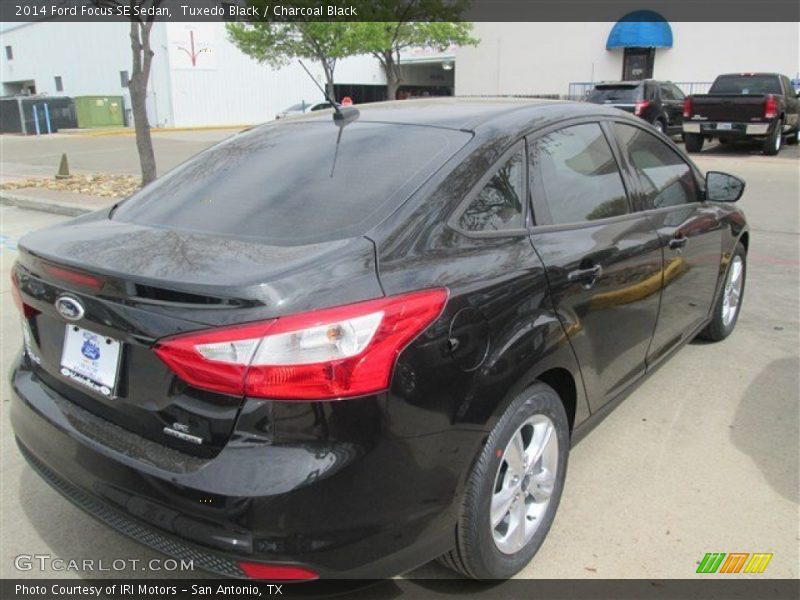 Tuxedo Black / Charcoal Black 2014 Ford Focus SE Sedan