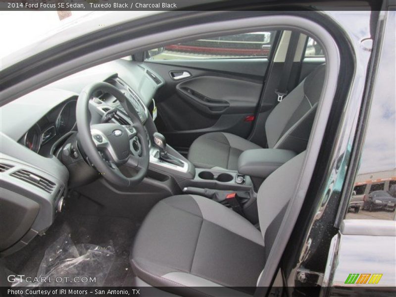 Tuxedo Black / Charcoal Black 2014 Ford Focus SE Sedan