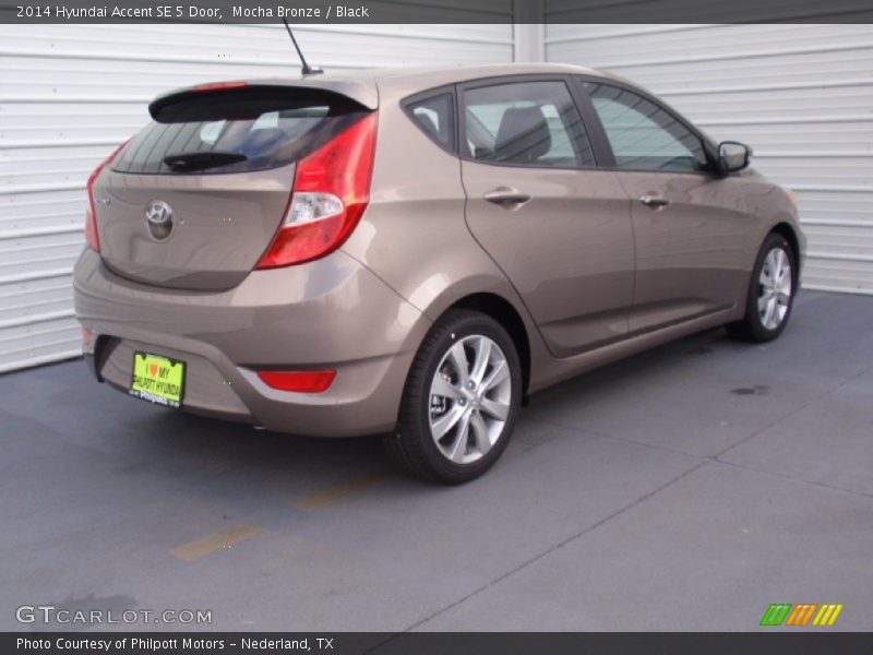 Mocha Bronze / Black 2014 Hyundai Accent SE 5 Door