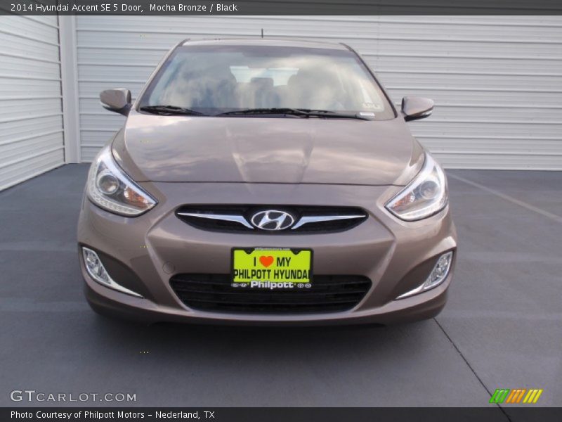 Mocha Bronze / Black 2014 Hyundai Accent SE 5 Door