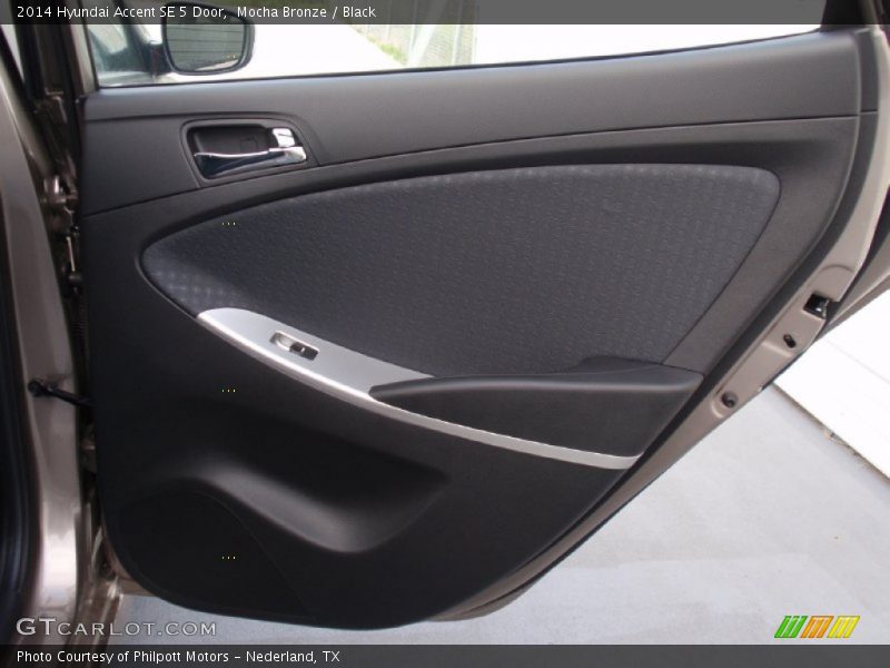 Mocha Bronze / Black 2014 Hyundai Accent SE 5 Door