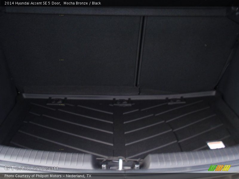 Mocha Bronze / Black 2014 Hyundai Accent SE 5 Door