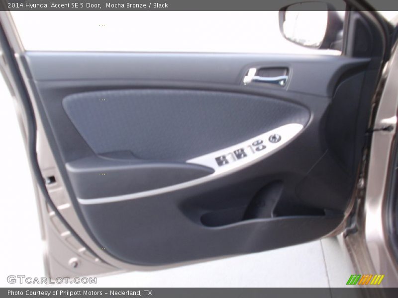Mocha Bronze / Black 2014 Hyundai Accent SE 5 Door