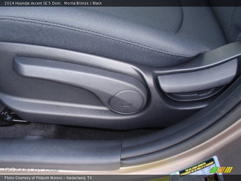 Mocha Bronze / Black 2014 Hyundai Accent SE 5 Door