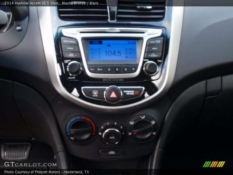 Mocha Bronze / Black 2014 Hyundai Accent SE 5 Door