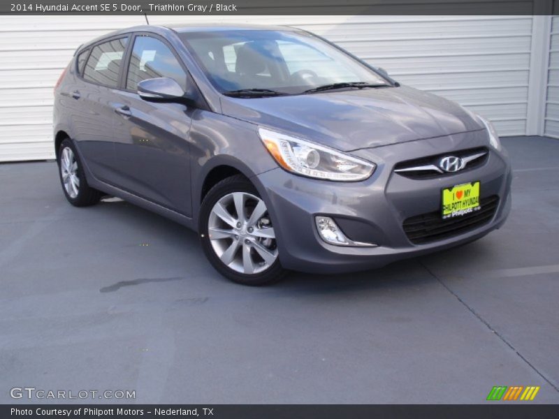 Triathlon Gray / Black 2014 Hyundai Accent SE 5 Door