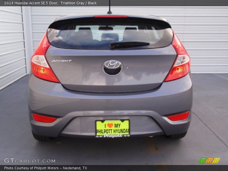 Triathlon Gray / Black 2014 Hyundai Accent SE 5 Door