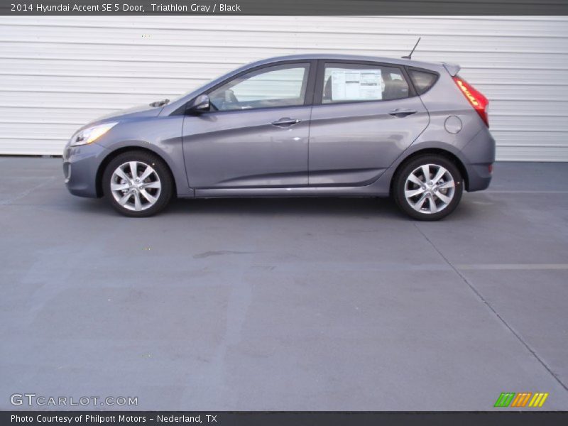 Triathlon Gray / Black 2014 Hyundai Accent SE 5 Door