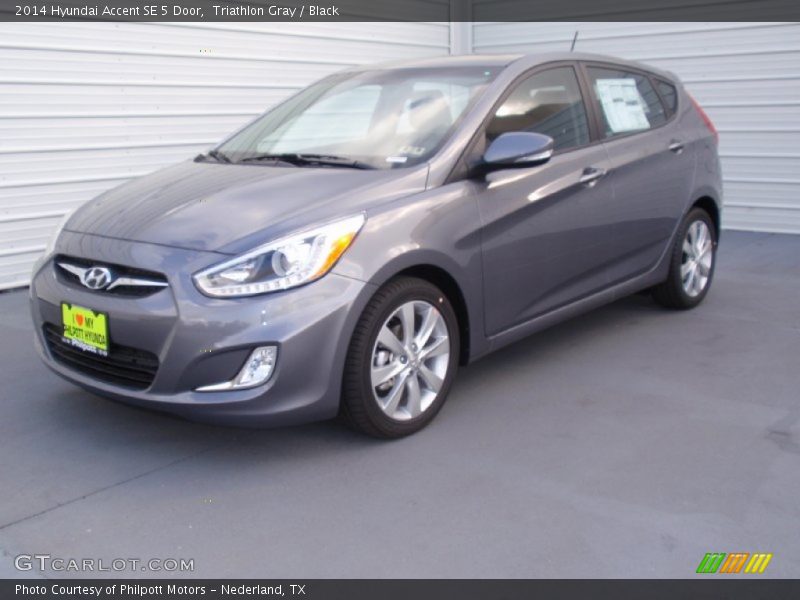 Triathlon Gray / Black 2014 Hyundai Accent SE 5 Door