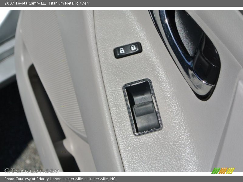 Titanium Metallic / Ash 2007 Toyota Camry LE